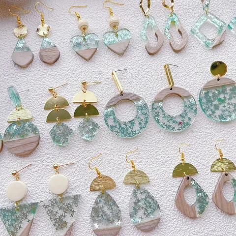 Resin & wood earrings Aqua stars