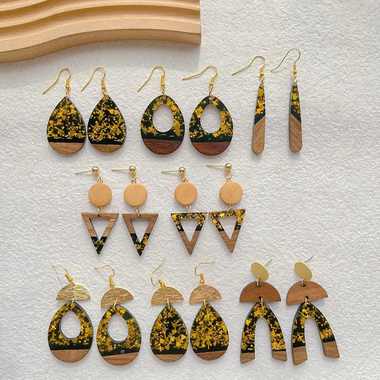 Resin & wood earrings black