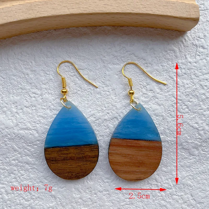 Resin & wood earrings blue